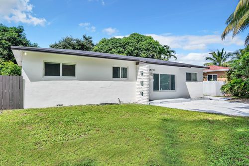 16010 Ne 5th Ave, Miami, FL, 33162-4366 | Card Image