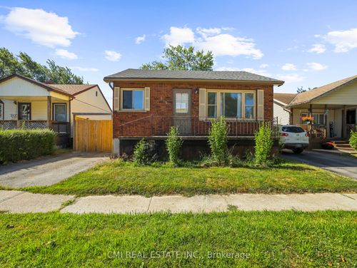 393 Corvette St, Welland, ON, L3B4S8 | Card Image