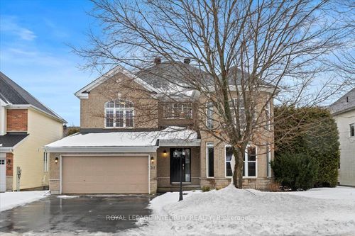 32 Eliza Cres, Stittsville, ON, K2S2A3 | Card Image