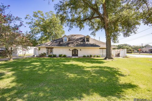 8851 Menlo Dr, Baton Rouge, LA, 70808-6078 | Card Image