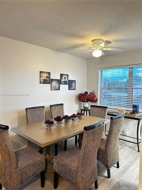 i-220 Cambridge I, West Palm Beach, FL, 33417-1332 | Card Image