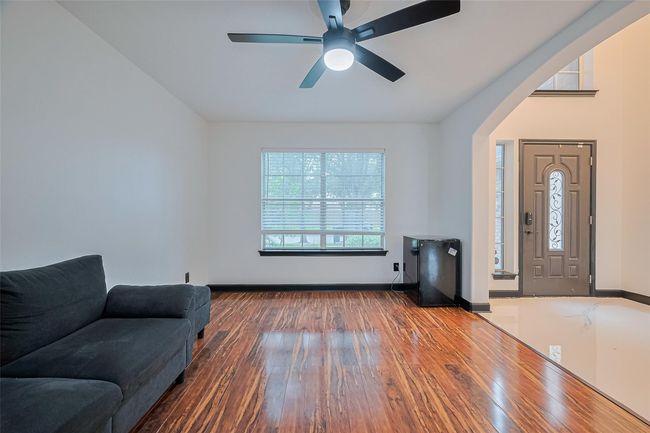 13703 Broad Oaks Ln, House other with 4 bedrooms, 3 bathrooms and 2 parking in Rosharon TX | Image 5