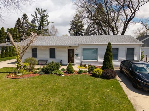 813 Parkside Court, Streamwood, IL, 60107 | Card Image