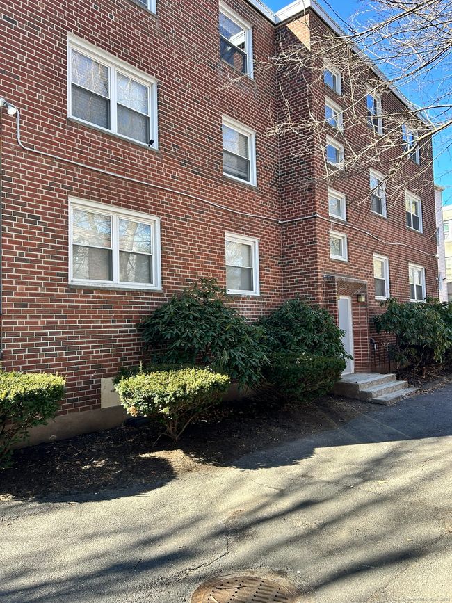 102 - 18 Sherman St, Home with 1 bedrooms, 1 bathrooms and null parking in Hartford CT | Image 14