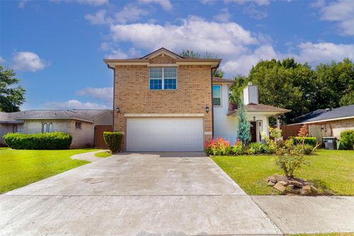2722 S Belgravia Dr, Pearland, TX, 77584-2226 | Card Image