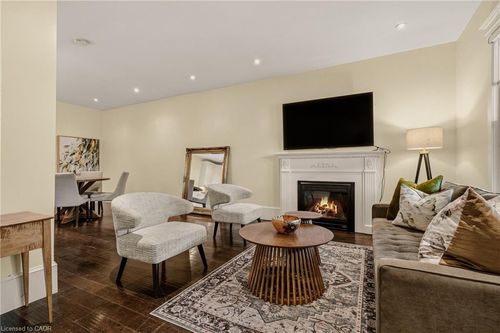 104 Barnesdale Avenue N, Hamilton, ON, L8L6S5 | Card Image