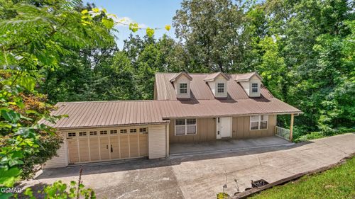 644 Monte Wood Cir, Pigeon Forge, TN, 37863-5700 | Card Image