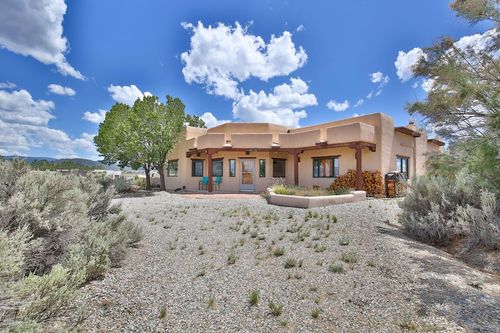 44 Vista Linda Rd, Ranchos De Taos, NM, 87557-8756 | Card Image