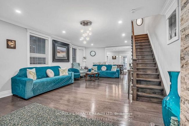 212 Symington Ave, House other with 5 bedrooms, 3 bathrooms and 1 parking in Toronto ON | Image 8