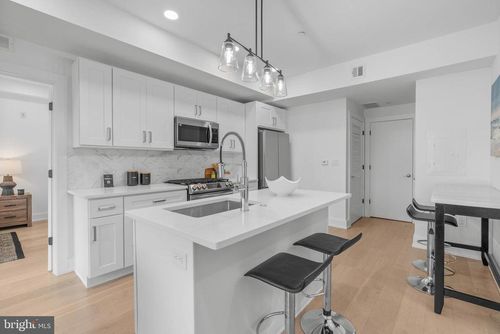 unit-2b-950 N 2nd St, PHILADELPHIA, PA, 19123-2559 | Card Image