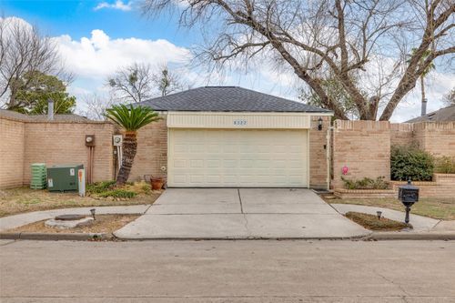 8322 Windy Oaks Dr, Houston, TX, 77040-1430 | Card Image