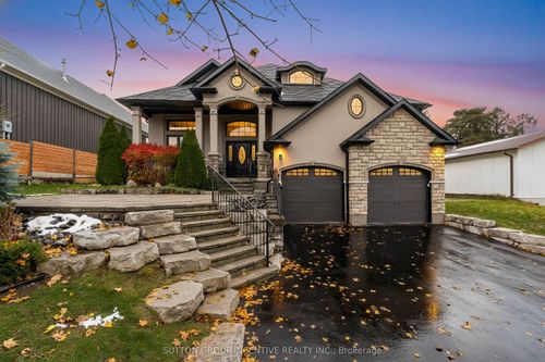 {{alt}} | Card Image