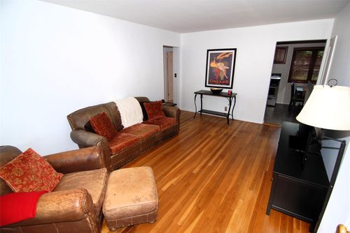 b11-245 62nd Ave, Little Neck, NY, 11362-2052 | Card Image