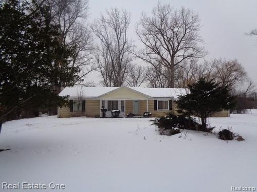 19375 Addison Dr, Southfield, MI, 48075-2420 | Card Image