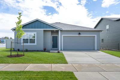 3208 E Chatham Ave, Home with 3 bedrooms, 2 bathrooms and null parking in Mead WA | Image 1