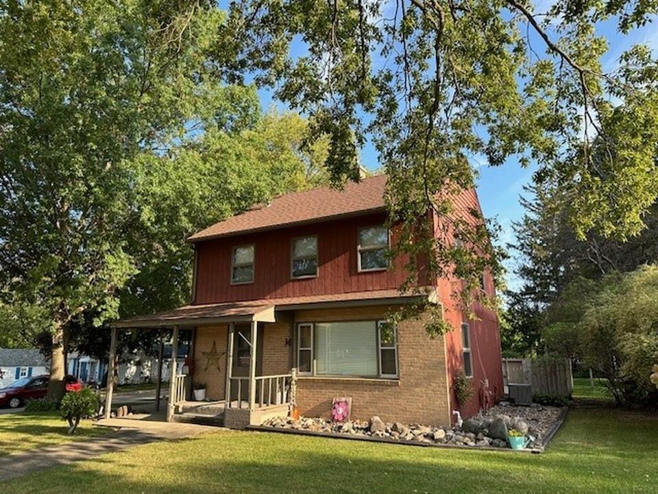 5th Ave, Charles City, IA 50616
