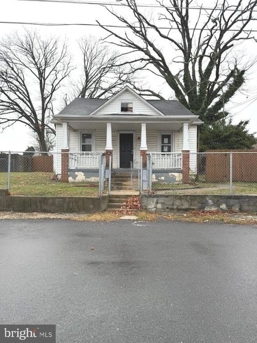 3905 Byers St, CAPITOL HEIGHTS, MD, 20743-5721 | Card Image