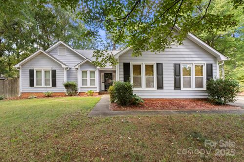 6535 Lantern Ct, Charlotte, NC, 28227-8095 | Card Image
