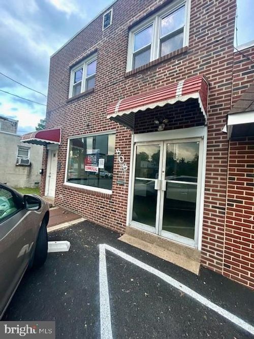 808 Macdade Blvd, FOLSOM, PA, 19033-1904 | Card Image