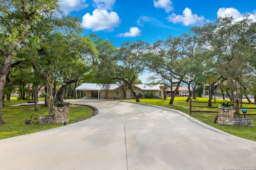 611 Wild Turkey Run, New Braunfels, TX, 78132-2315 | Card Image