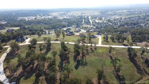 828 Ridgeview Dr, Tahlequah, OK, 74464 | Card Image