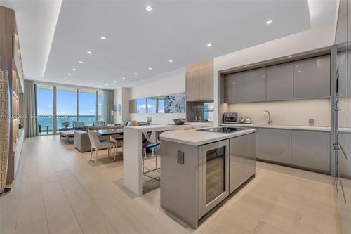 2802-18975 Collins Ave, Sunny Isles Beach, FL, 33160-2300 | Card Image
