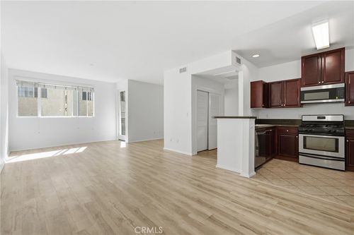 205-13941 Sherman Way, Van Nuys, CA, 91405-2549 | Card Image