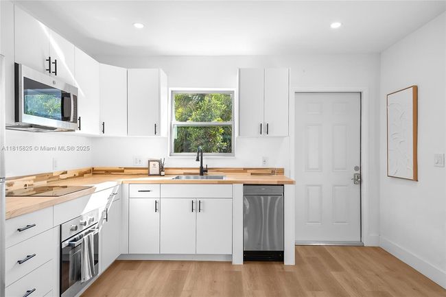 APT-2 - 921 Ne 16 Th Ter, Condo with 2 bedrooms, 2 bathrooms and null parking in Fort Lauderdale FL | Image 24