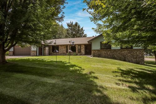 302 Summit Ct, CHIPPEWA FALLS, WI, 54729-3599 | Card Image
