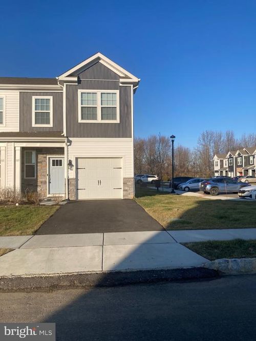 103 Alexander Way, Westampton, NJ, 08060-5423 | Card Image