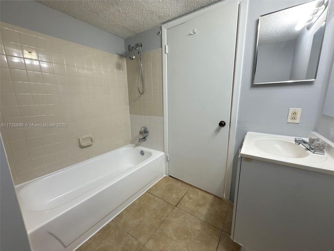 APT-11 - 4521 W Mcnab Rd, Condo with 2 bedrooms, 2 bathrooms and null parking in Pompano Beach FL | Image 9