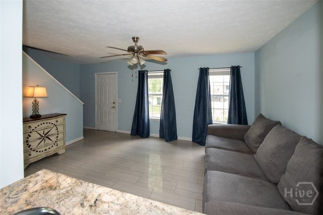 Living Room | Image 9