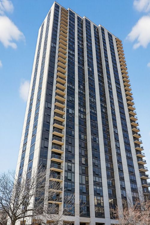 1304-2500 Lakeview Ave, Chicago, IL, 60614-4870 | Card Image