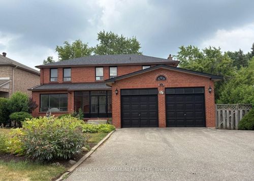 37 Mackay Dr, Richmond Hill, ON, L4C6N9 | Card Image