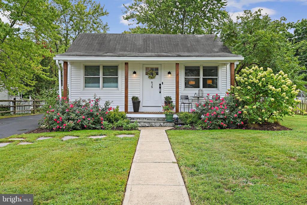 Nash St, Herndon, VA 20170