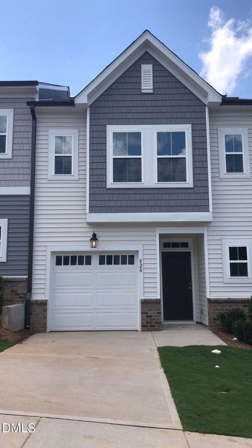 828 Oak Center Drive, Raleigh, NC, 27610 | Card Image