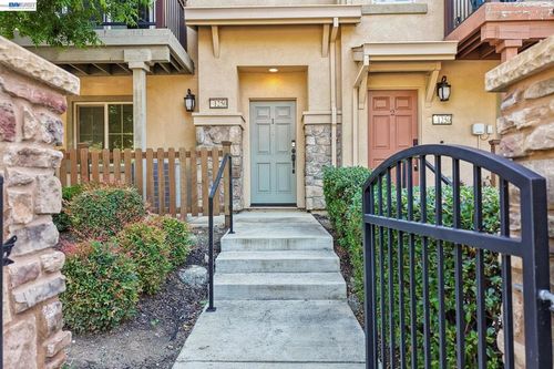 1-1250 Detroit Ave, Concord, CA, 94520-3867 | Card Image