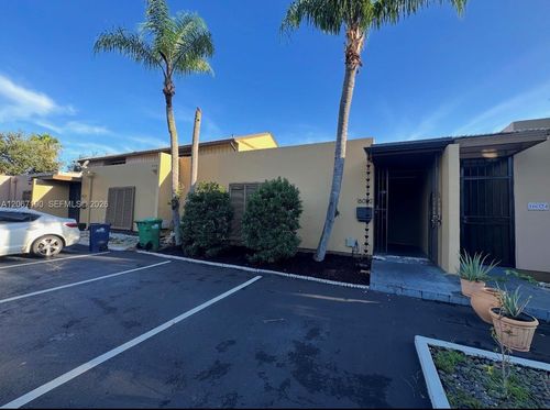 16022-16022 Kilmarnock Dr, Miami Lakes, FL, 33014-6517 | Card Image