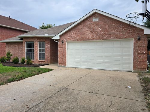 1268 Topeka Dr, Saginaw, TX, 76131-4940 | Card Image