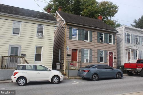 19 Garlinger Ave, HAGERSTOWN, MD, 21740-6428 | Card Image
