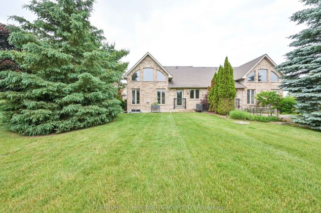 2 - 10 Zimmerman Dr, Condo with 3 bedrooms, 3 bathrooms and 1 parking in Caledon ON | Image 8