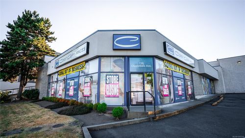 736 Cloverdale Ave, Saanich, BC, V8X2S7 | Card Image