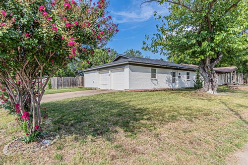 7501 Lola Dr, North Richland Hills, TX, 76180-6741 | Card Image