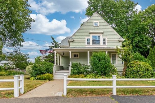 230 Cedar St, Dedham, MA, 02026-3330 | Card Image