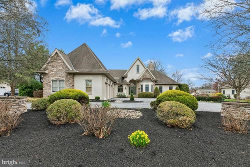 951 E Macada Rd, Bethlehem, PA, 18017-2537 | Card Image