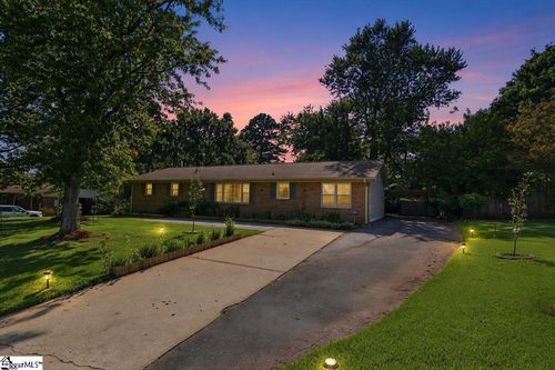 223 Ferndale Dr, Boiling Springs, SC, 29316-5107 | Card Image
