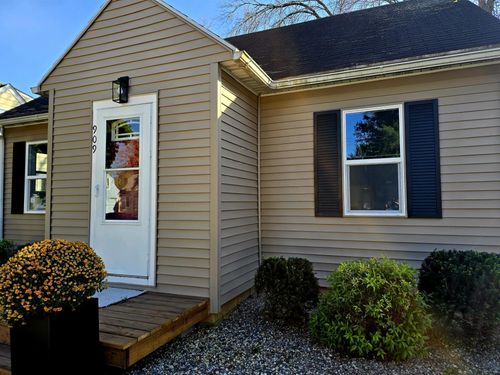909 10th Ave Sw, Austin, MN, 55912-2664 | Card Image