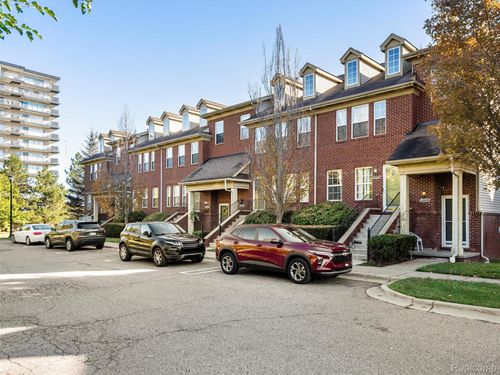 23324 Poplar Dr, Southfield, MI, 48075-3680 | Card Image