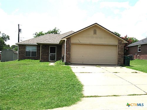 1104 N Blair St, Belton, TX, 76513-2200 | Card Image