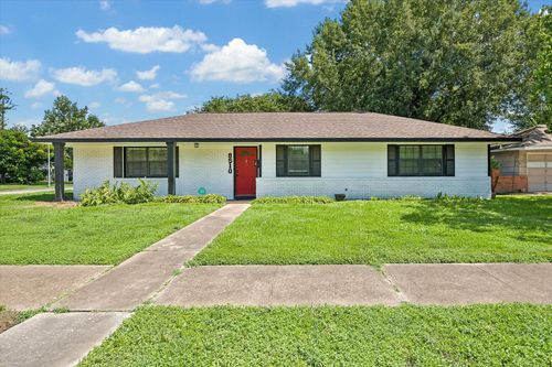 8510 Western Dr, Houston, TX, 77055-2323 | Card Image